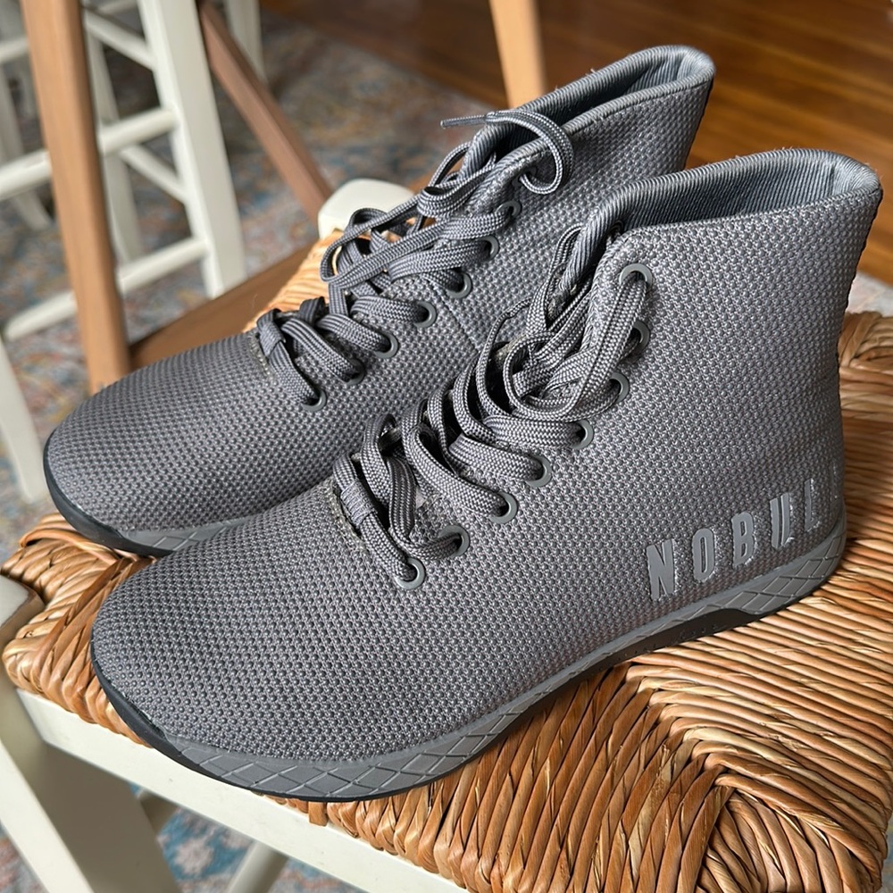NOBULL - high top dark gray trainers